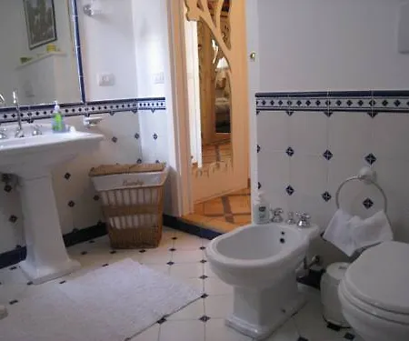 Michelangeli - Private Parking B&B