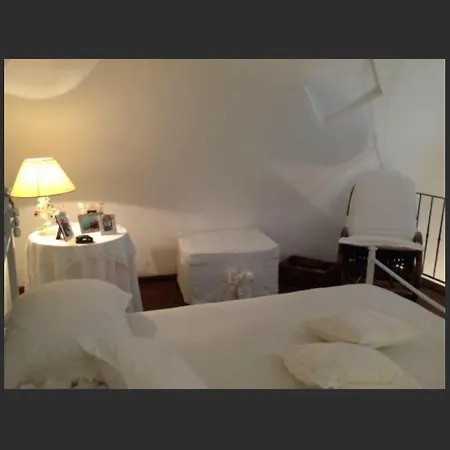 Michelangeli - Private Parking Couette-café