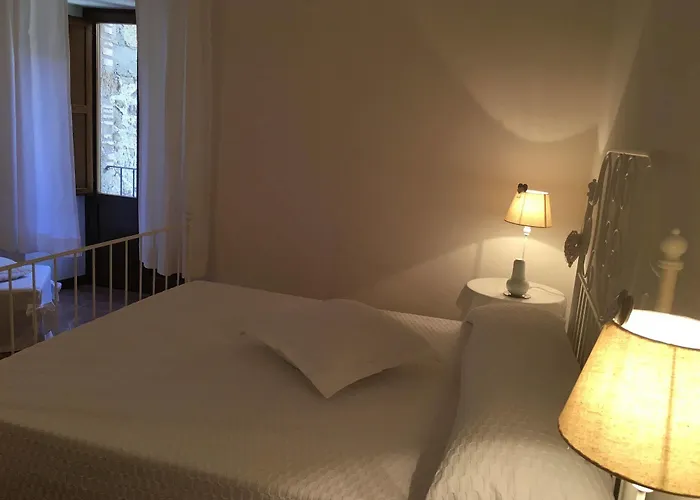 Michelangeli - Private Parking Couette-café Orvieto