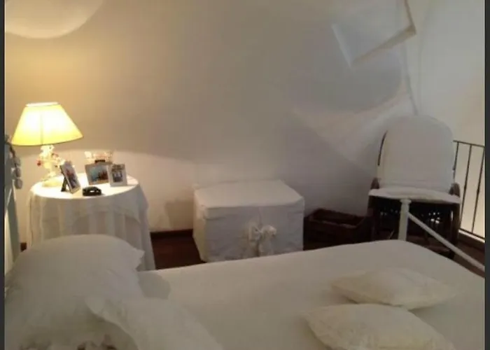 Michelangeli - Private Parking Couette-café