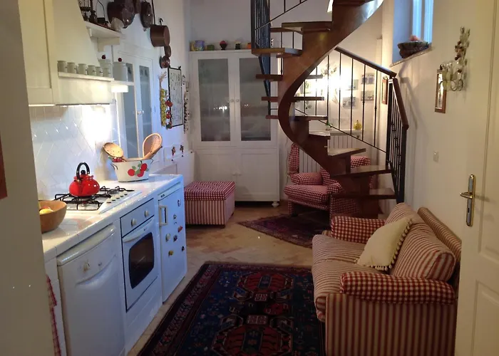 Michelangeli - Private Parking فندق مبيت وإفطار 3*